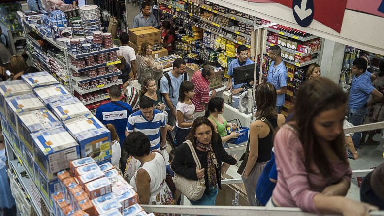 Pagamento do 13º salário injeta R$ 211,2 bilhões na economia