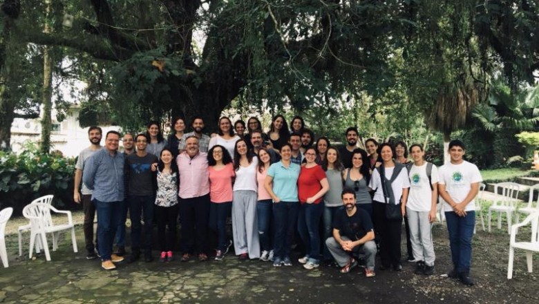 Alunos de mestrado da Fundação Getúlio Vargas tem aula prática em Paranaguá