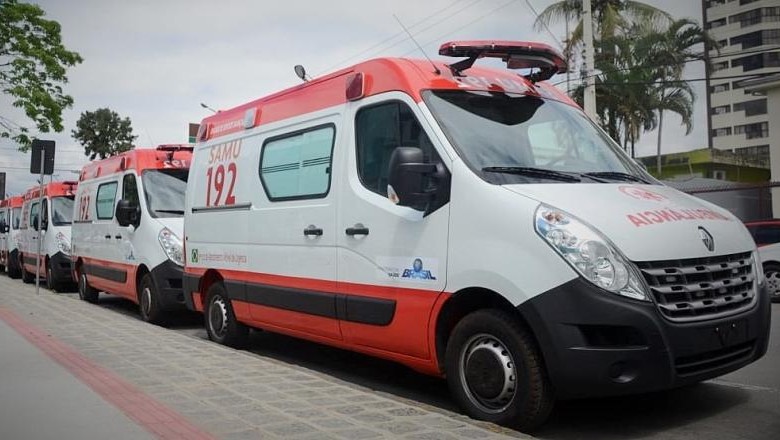 Prefeito Marcelo Roque entrega 4 novas ambulâncias para Samu do Litoral