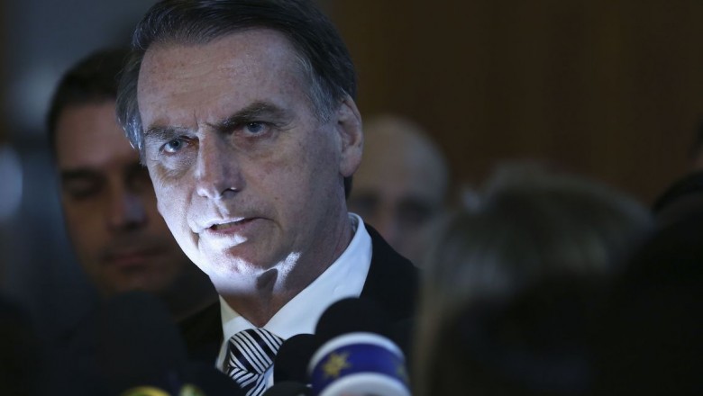 Bolsonaro diz que não escolhe assessor por cor ou orientação sexual