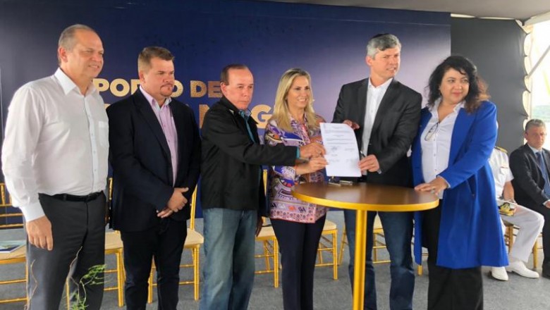 Porto de Paranaguá recebe investimentos e amplia capacidade de embarque