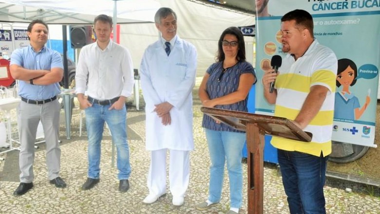 Prefeito destaca parceria com Erasto Gaertner para prevenção ao câncer bucal em Paranaguá