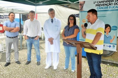 Prefeito destaca parceria com Erasto Gaertner para prevenção ao câncer bucal em Paranaguá