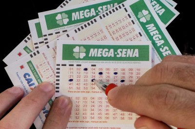 Mega-Sena pode pagar prêmio de R$ 6 milhões neste sábado