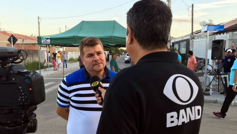 Prefeito Marcelo Roque entrega pavimentação no Jardim Paranaguá e no Vale do Sol