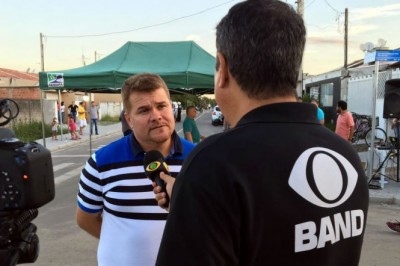 Prefeito Marcelo Roque entrega pavimentação no Jardim Paranaguá e no Vale do Sol