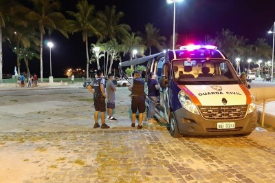 GCM deflagra operação para coibir consumo de bebidas por menores nas praças de Paranaguá