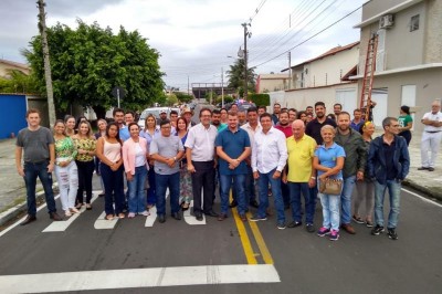 Vila Itiberê e Vila Horizonte recebem nova pavimentação