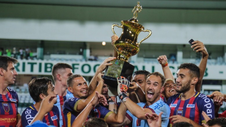 Toledo derrota o Coritiba nos pênaltis e leva inédito 1º turno do Campeonato Paranaense