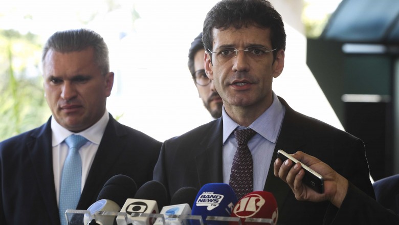 Fui usada para lavagem de dinheiro do PSL, revela integrante do partido