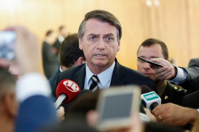 Após polêmicas, governo escala militar para coordenar redes sociais