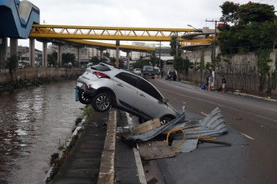 Chega a 11 número de mortos em temporal em São Paulo