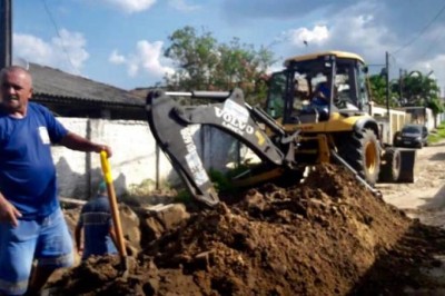Paranaguá: Vila Marinho recebe serviços de drenagem