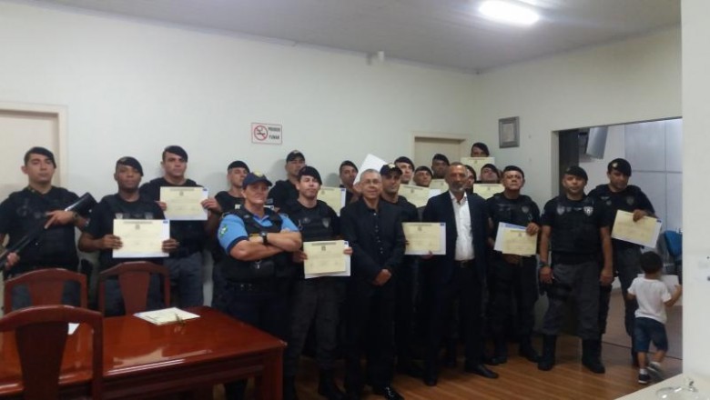 Guardas Civis Municipais recebem Menção Honrosa na Câmara de Vereadores em Paranaguá