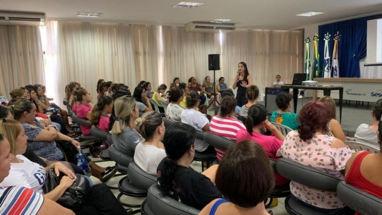 PARANAGUÁ: Profissionais da rede municipal de educação têm curso de formação