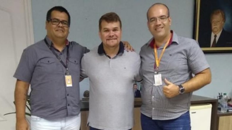 Marcelo Roque recebe o novo gerente local da Copel