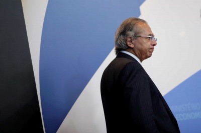 TCU abre processo para apurar negócios de Guedes com fundos de pensão