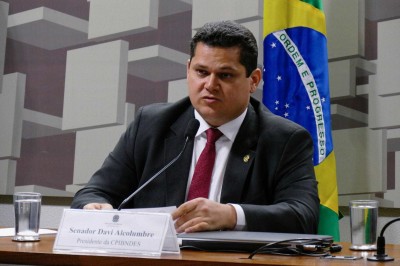 Senadores já falam em impeachment de Toffoli e Moraes