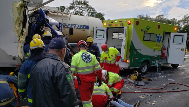 Adolescente morre em acidente entre dois caminhões na BR-277 -Atualizada 