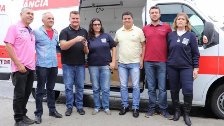 Prefeito Marcelo Roque entrega 2 UTIs m&oacute;veis para refor&ccedil;ar atendimento de emerg&ecirc;ncia