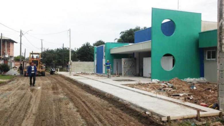 Secretaria Regional do Valadares trabalha na pavimentação de vias