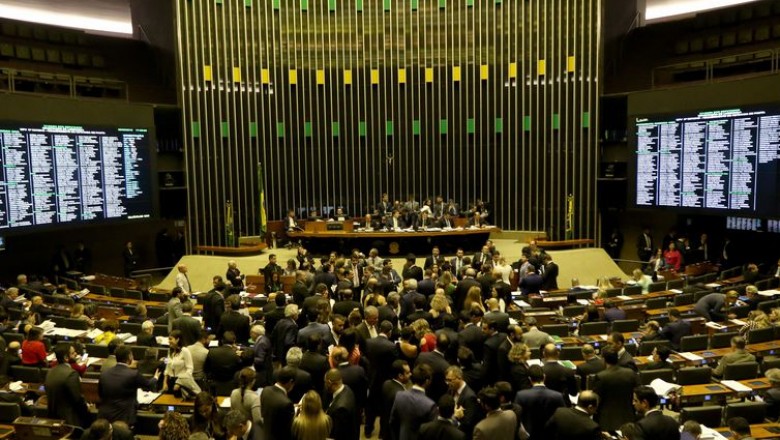 Câmara aprova MP que cria programa de revisão do INSS