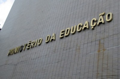 TRF1 mantém bloqueio de verbas de universidades