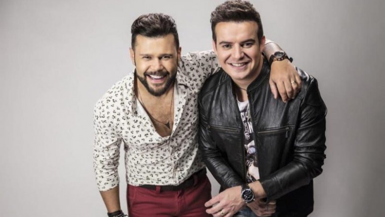 Domingo de sol reúne a família na Festa da Tainha em Paranaguá