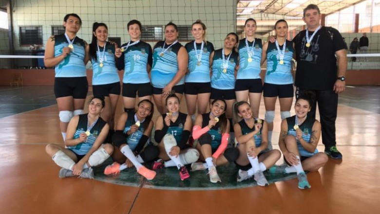 Equipe de voleibol feminino conquista ouro na Fase Regional dos Jogos Abertos do Paraná