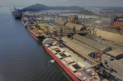 Portos do Paraná têm saldo positivo de US$ 1,87 bilhão