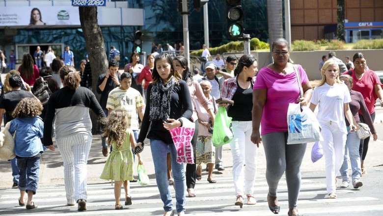 Desemprego no Brasil recua 0,7 ponto percentual, diz IBGE