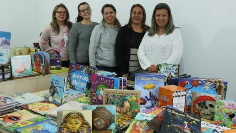Educação de Pontal do Paraná vai entregar quatro mil livros para o ensino fundamental