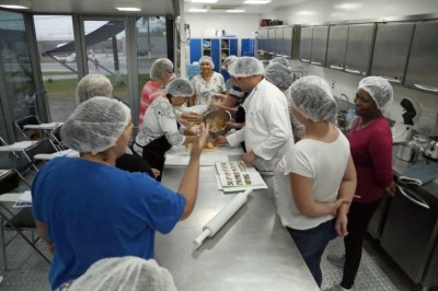 Cursos gratuitos de panificação e confeitaria melhoram a renda dos participantes em Pontal do Paraná