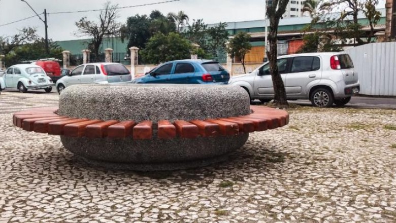 Prefeitura inicia instalação de mobiliário urbano para revitalização de praças e espaços públicos