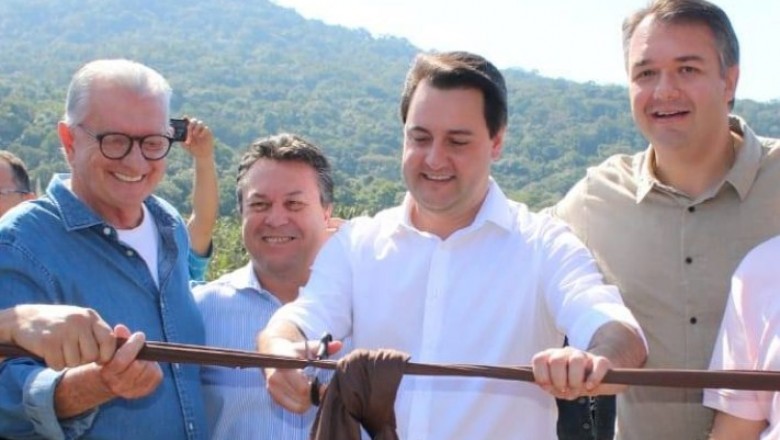 Governador inaugura ponte e confirma parceria com administra&ccedil;&atilde;o de Guaratuba