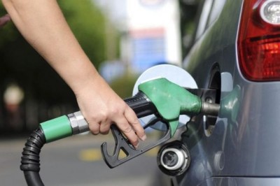 Petrobras eleva em 3,5% preço da gasolina nas refinarias