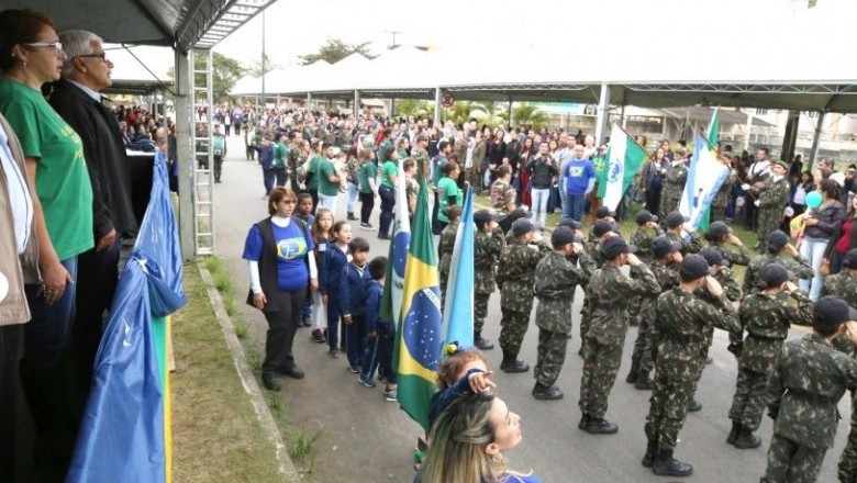 Desfile marca comemora&ccedil;&atilde;o do Dia da Independ&ecirc;ncia do Brasil em Pontal do Paran&aacute;