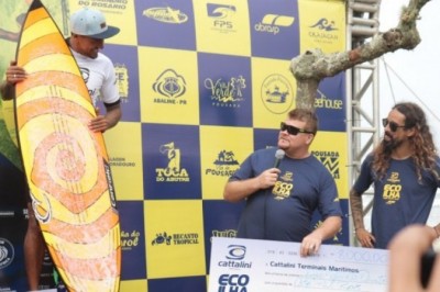 Cerimônia de premiação encerra 14.ª etapa do Circuito Brasileiro de Surf na Ilha do Mel