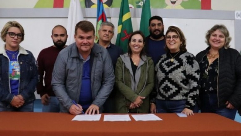 Paranaguá: Escolas municipais e CMEIs terão muros padronizados