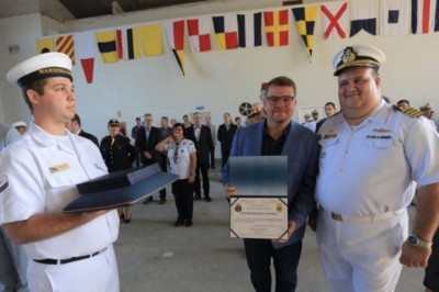 Prefeito Marcelo Roque participa de cerimônia militar alusiva aos 166 anos de fundação da Capitania dos Portos