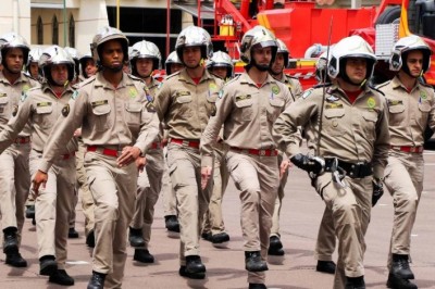 Corpo de Bombeiros comemora 107 anos com entrega de medalhas