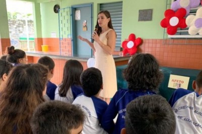 PARANAGUÁ : Juíza de direito dialoga com alunos da rede municipal de ensino sobre violência contra mulheres