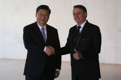Bolsonaro se encontra com presidente chinês em Brasília