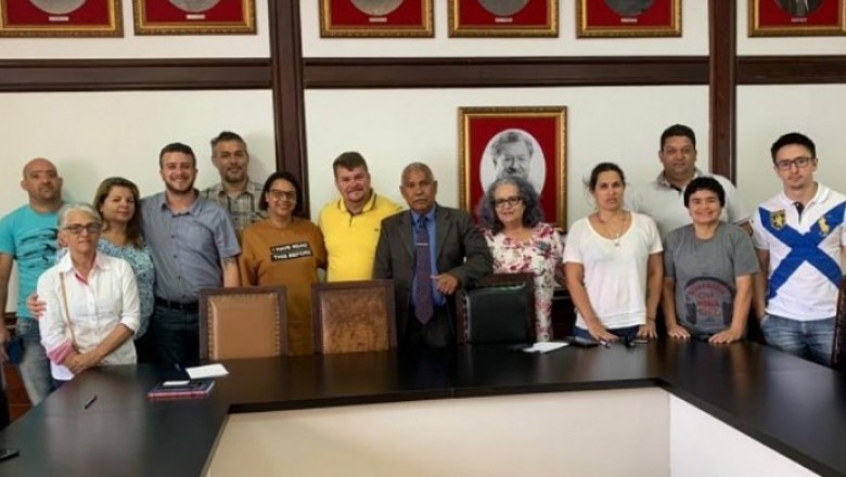 Prefeito de Paranaguá atende pedidos dos moradores da Ilha do Mel