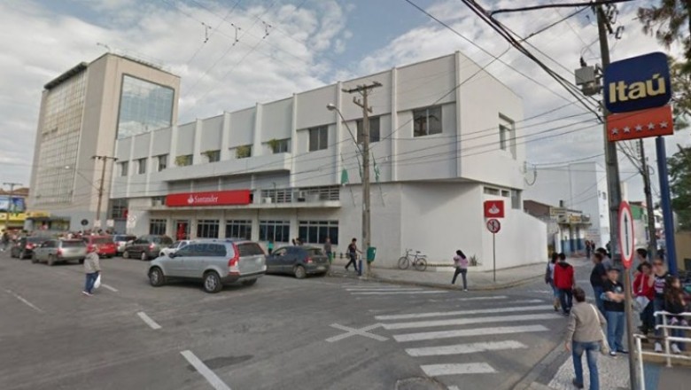 Bancos abrem em horário especial amanhã (23)