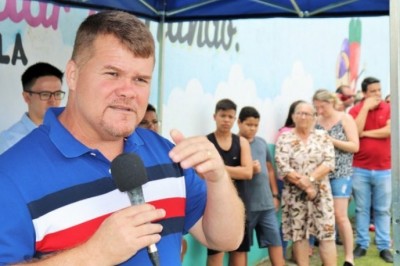 Prefeito assina ordens de serviço para mais 4 unidades do projeto 'Meu Campinho'