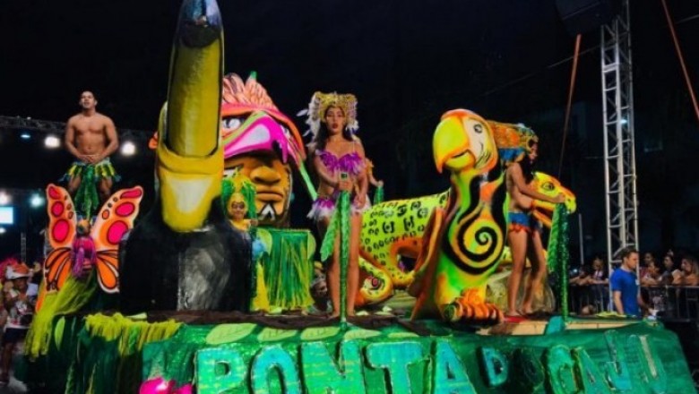 Carnailha e desfile das campeãs marcam último dia do Carnaval de Paranaguá