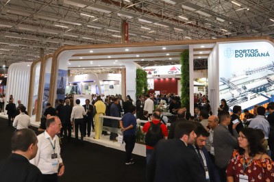 Empresa Portos do Paraná participa de feira de logística