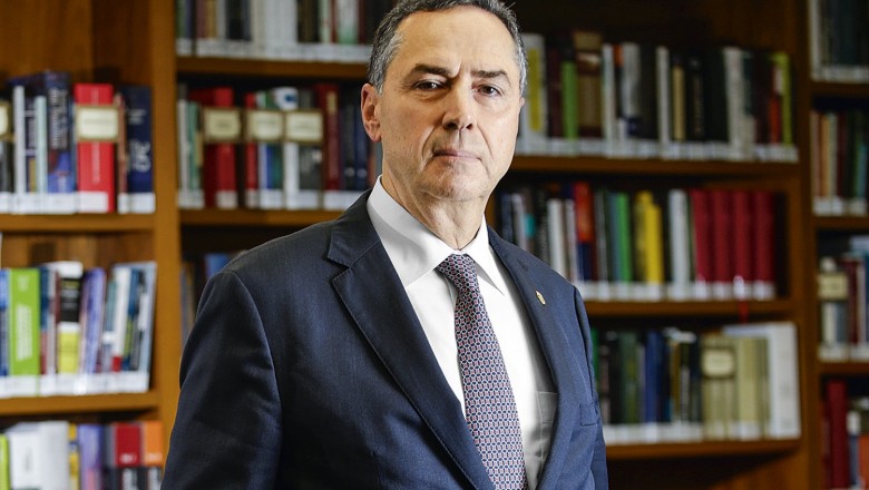 Em sessão virtual, Barroso toma posse amanhã como presidente do TSE