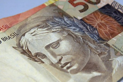 Caixa libera saque da 2ª parcela de auxílio para nascidos em abril